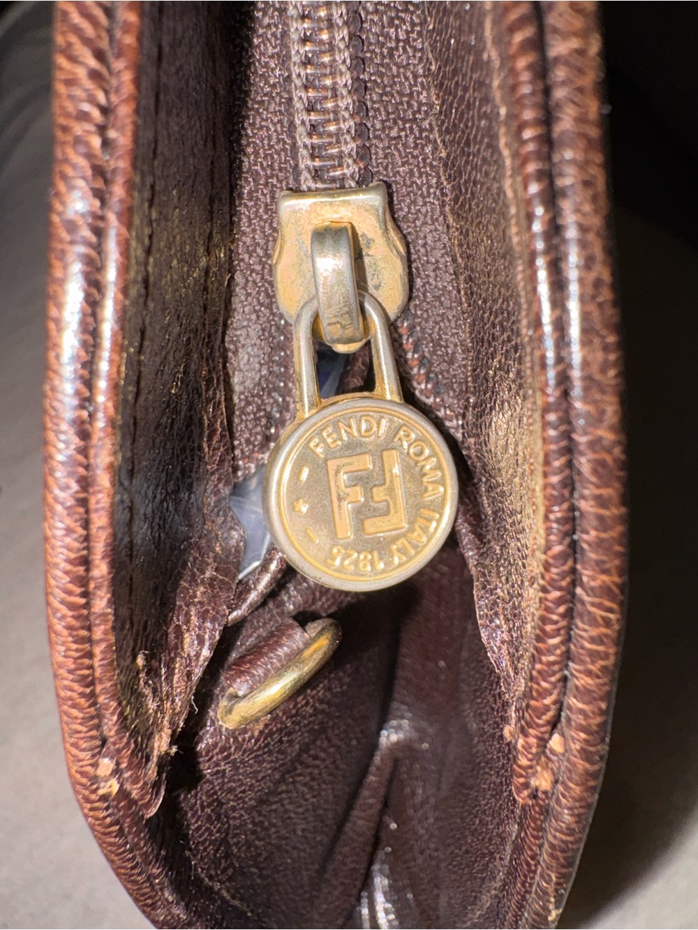 FENDI - Authentic Vintage Fendi Roma Lambskin Leather Appliqué Clutch - Picture 4 of 12